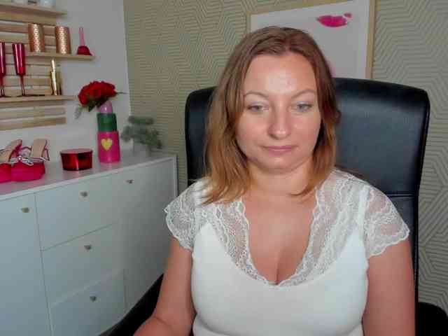 angelaLove13 webcam