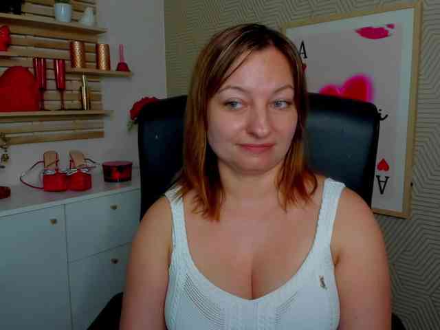 angelaLove13 webcam