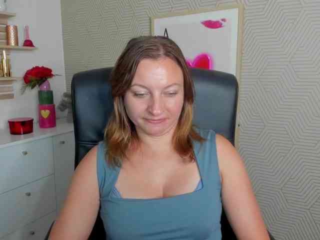 angelaLove13 webcam