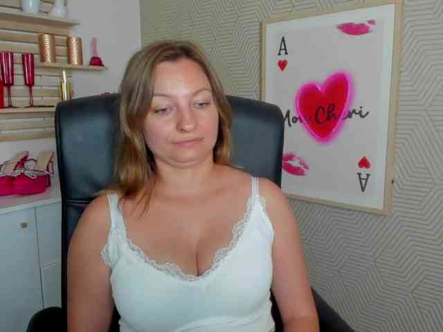angelaLove13 webcam
