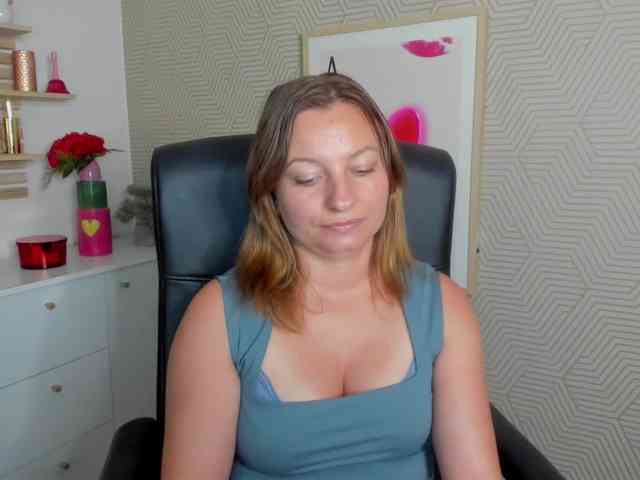 angelaLove13 webcam