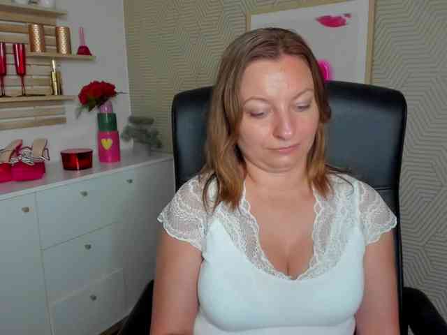 Model: angelaLove13