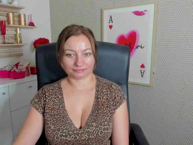angelaLove13 webcam