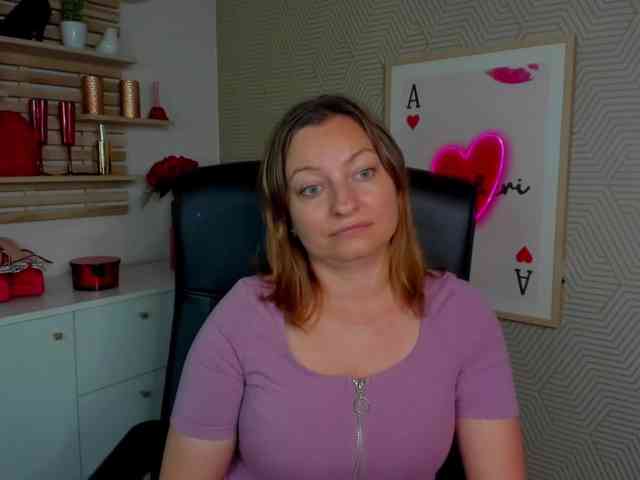 angelaLove13 webcam