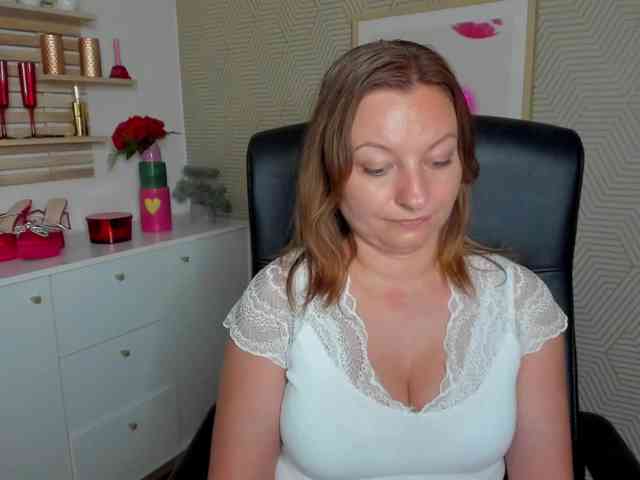 angelaLove13 webcam