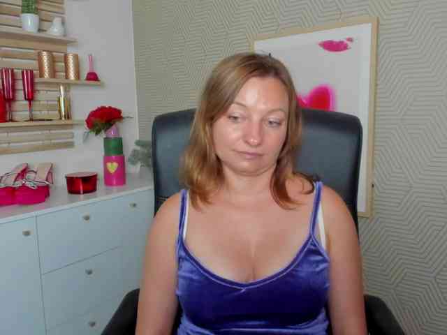 Model: angelaLove13
