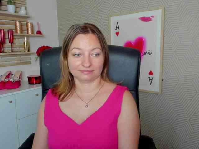 angelaLove13 webcam