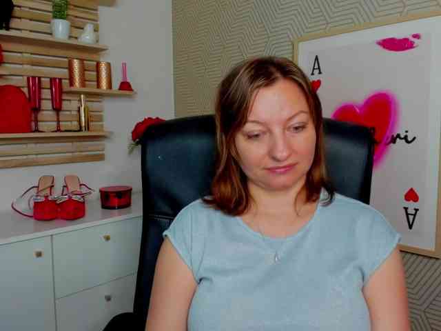 angelaLove13 webcam