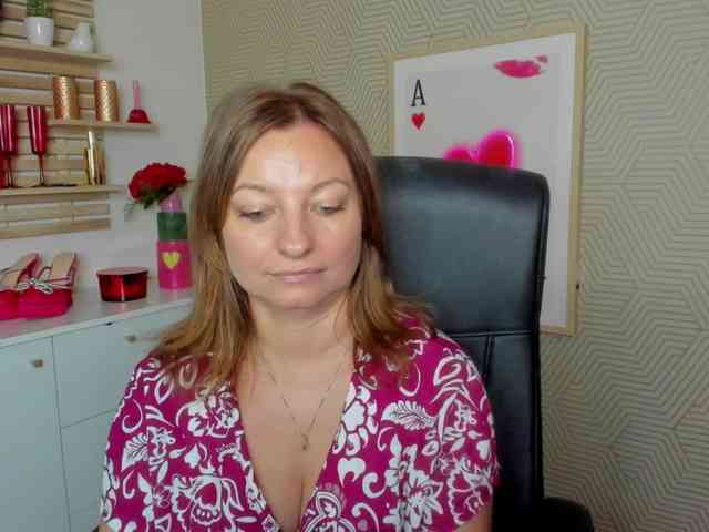 angelaLove13 webcam
