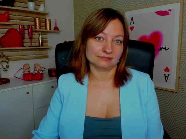 angelaLove13 webcam