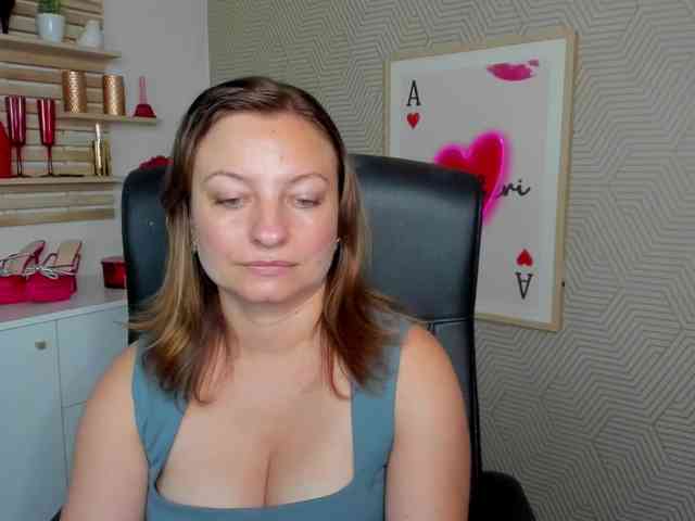 angelaLove13 webcam