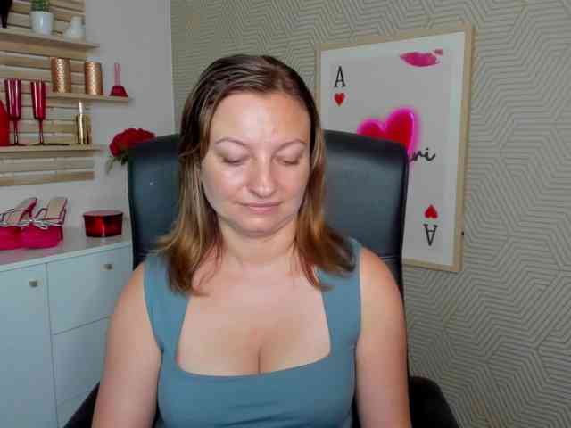 angelaLove13 webcam
