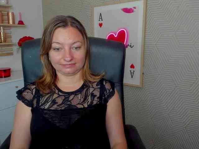 angelaLove13 webcam