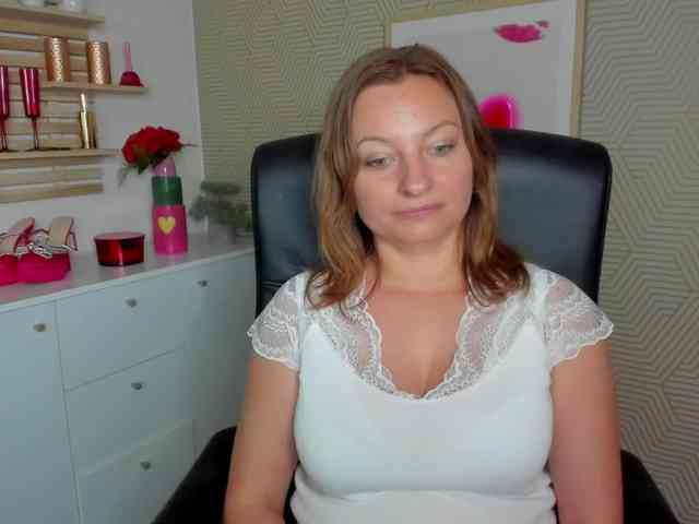 angelaLove13 webcam