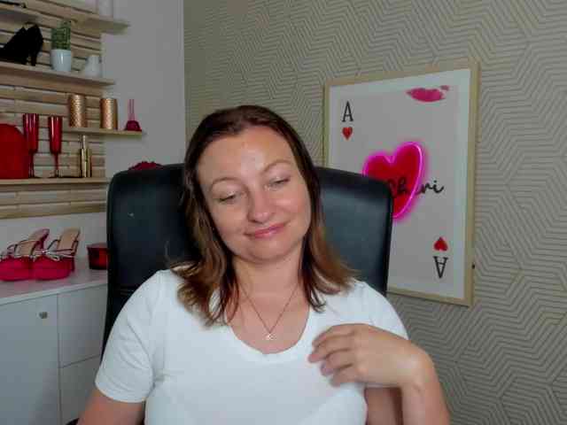 angelaLove13 webcam