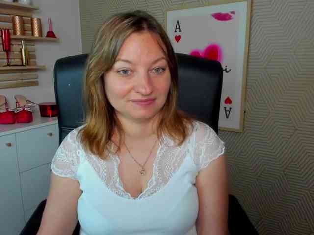 angelaLove13 webcam