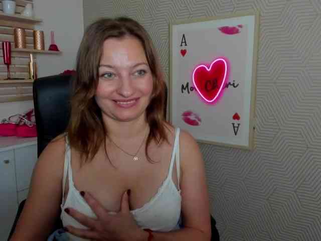 Model: angelaLove13