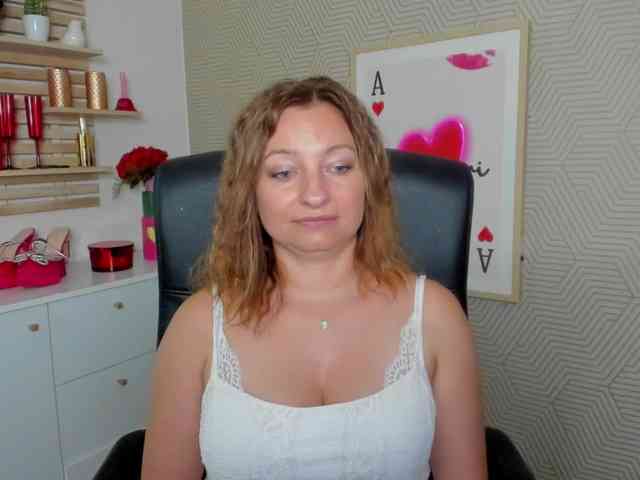 angelaLove13 webcam