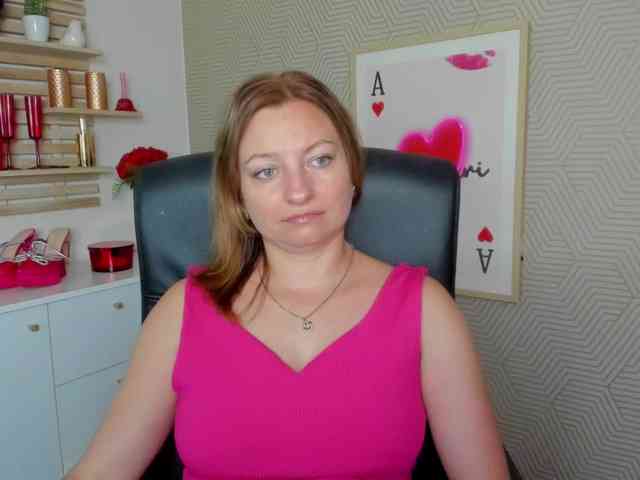 angelaLove13 webcam