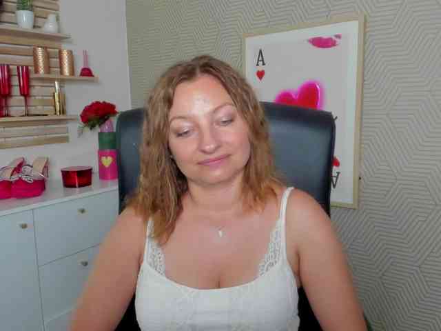 angelaLove13 webcam