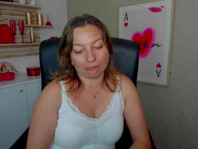 Model: angelaLove13