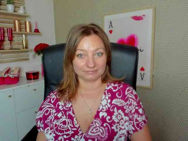 angelaLove13 webcam