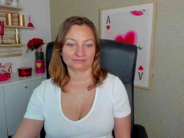 angelaLove13 webcam