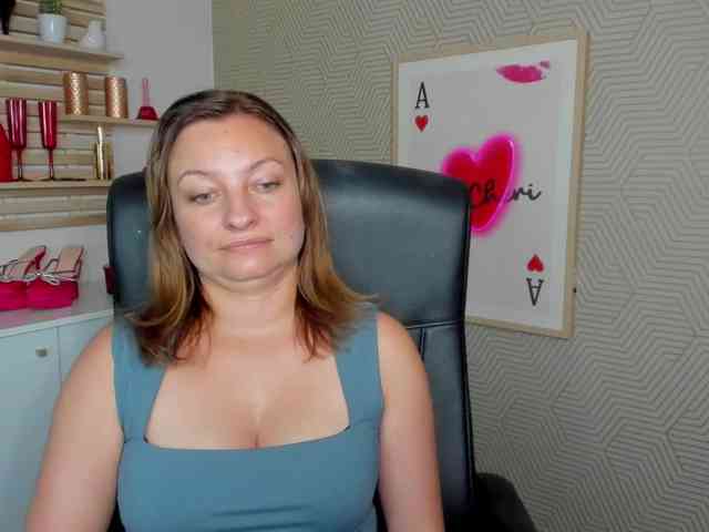 angelaLove13 webcam