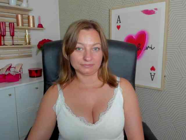 angelaLove13 webcam