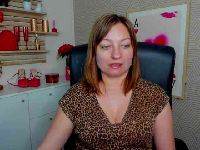 angelaLove13 webcam
