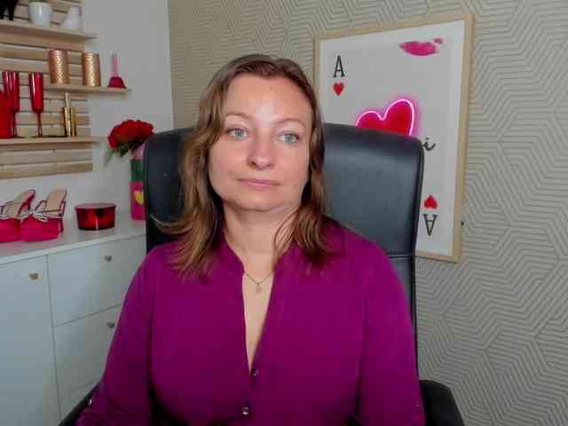 angelaLove13 webcam