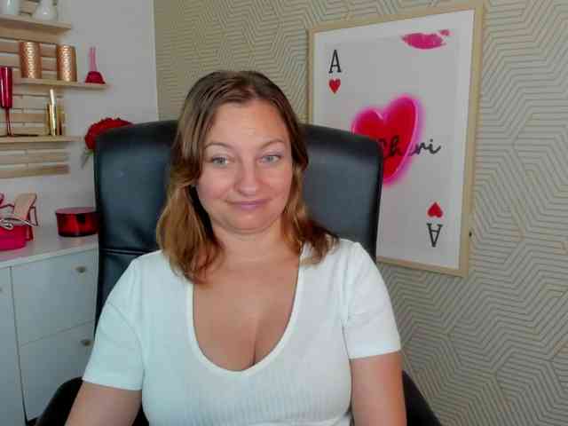 angelaLove13 webcam