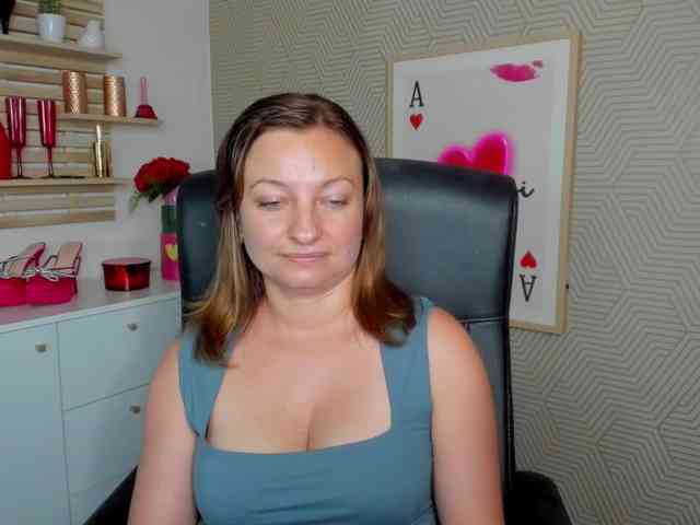 angelaLove13 webcam