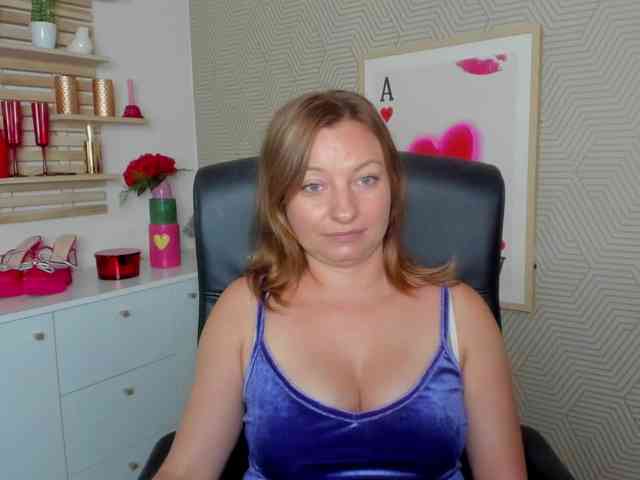 angelaLove13 webcam