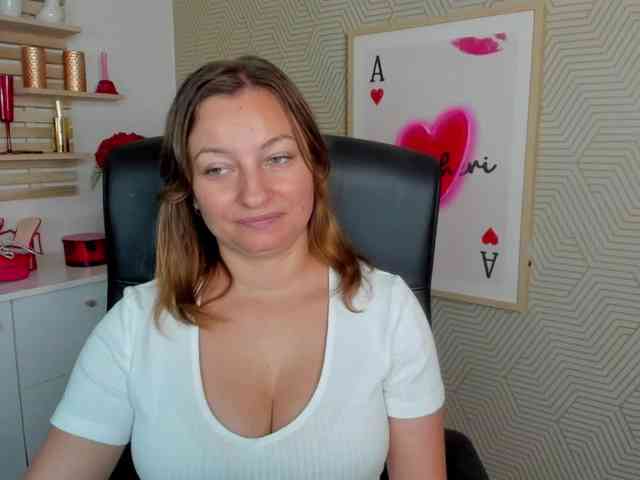 angelaLove13 webcam