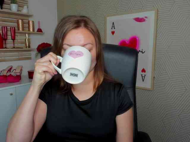 angelaLove13 webcam