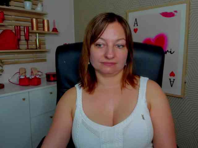 angelaLove13 webcam
