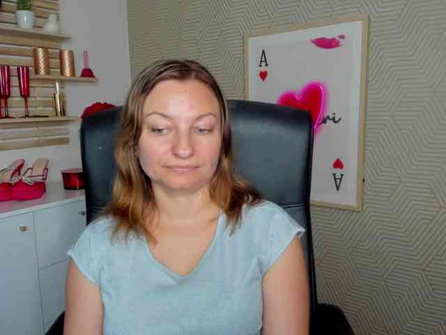 angelaLove13 webcam