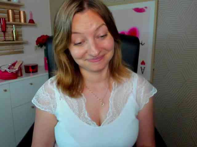 angelaLove13 webcam