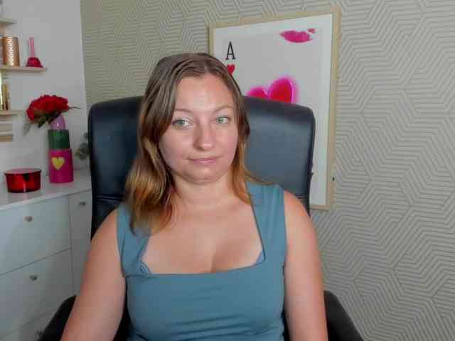 angelaLove13 webcam