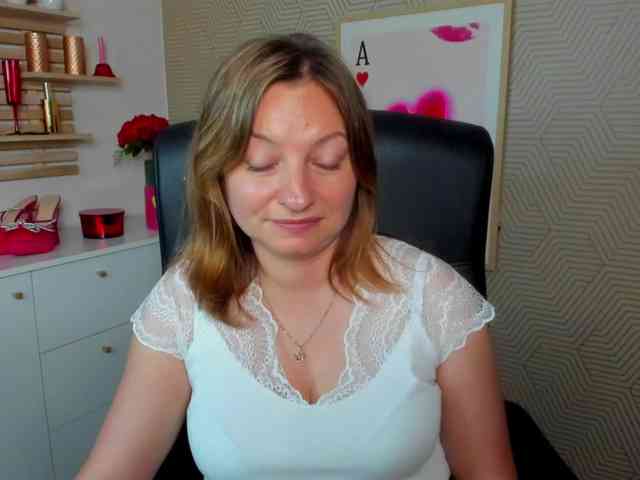angelaLove13 webcam