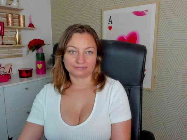 angelaLove13 webcam