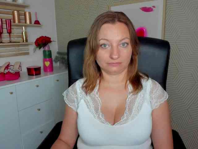 Model: angelaLove13