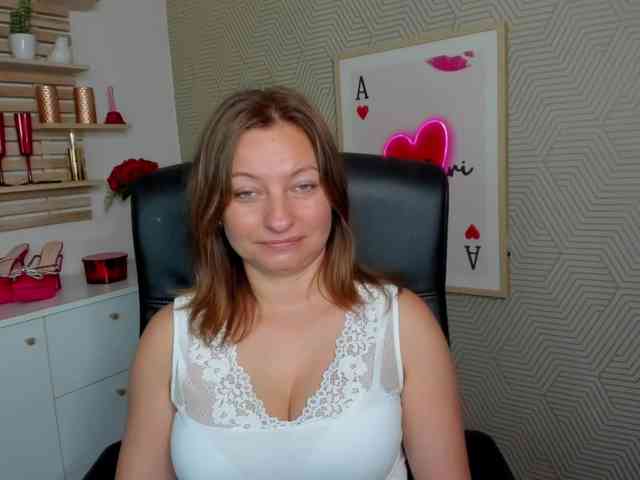 angelaLove13 webcam