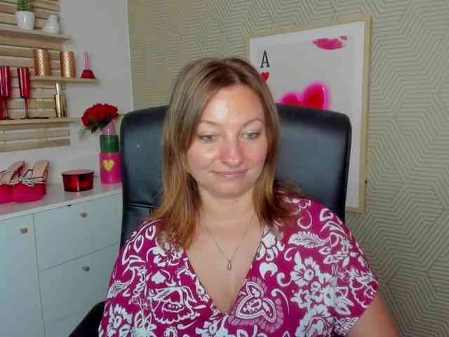 angelaLove13 webcam