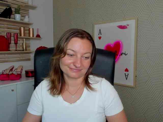 angelaLove13 webcam