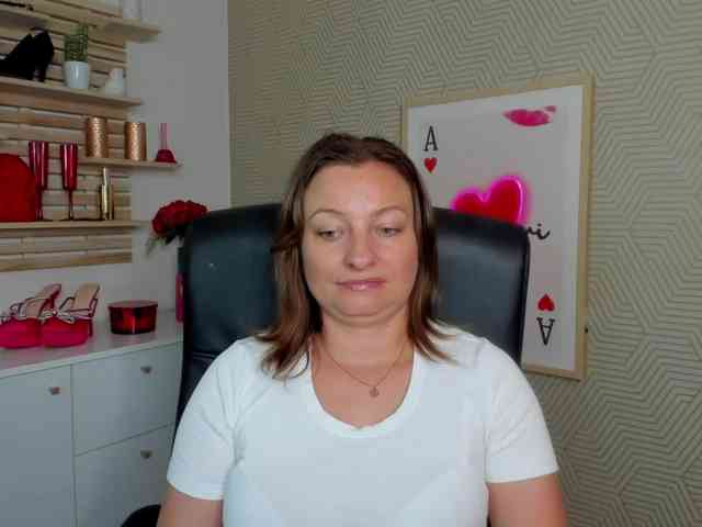 angelaLove13 webcam