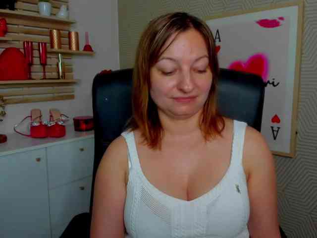angelaLove13 webcam