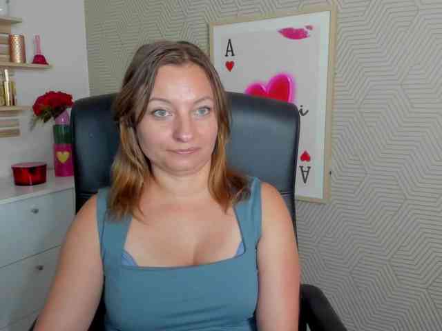 angelaLove13 webcam