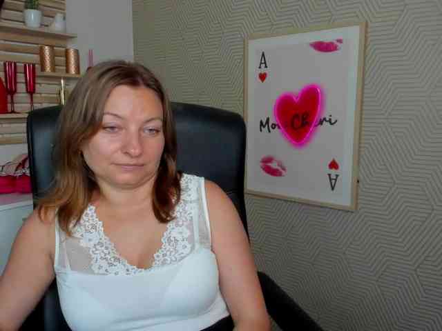 angelaLove13 webcam